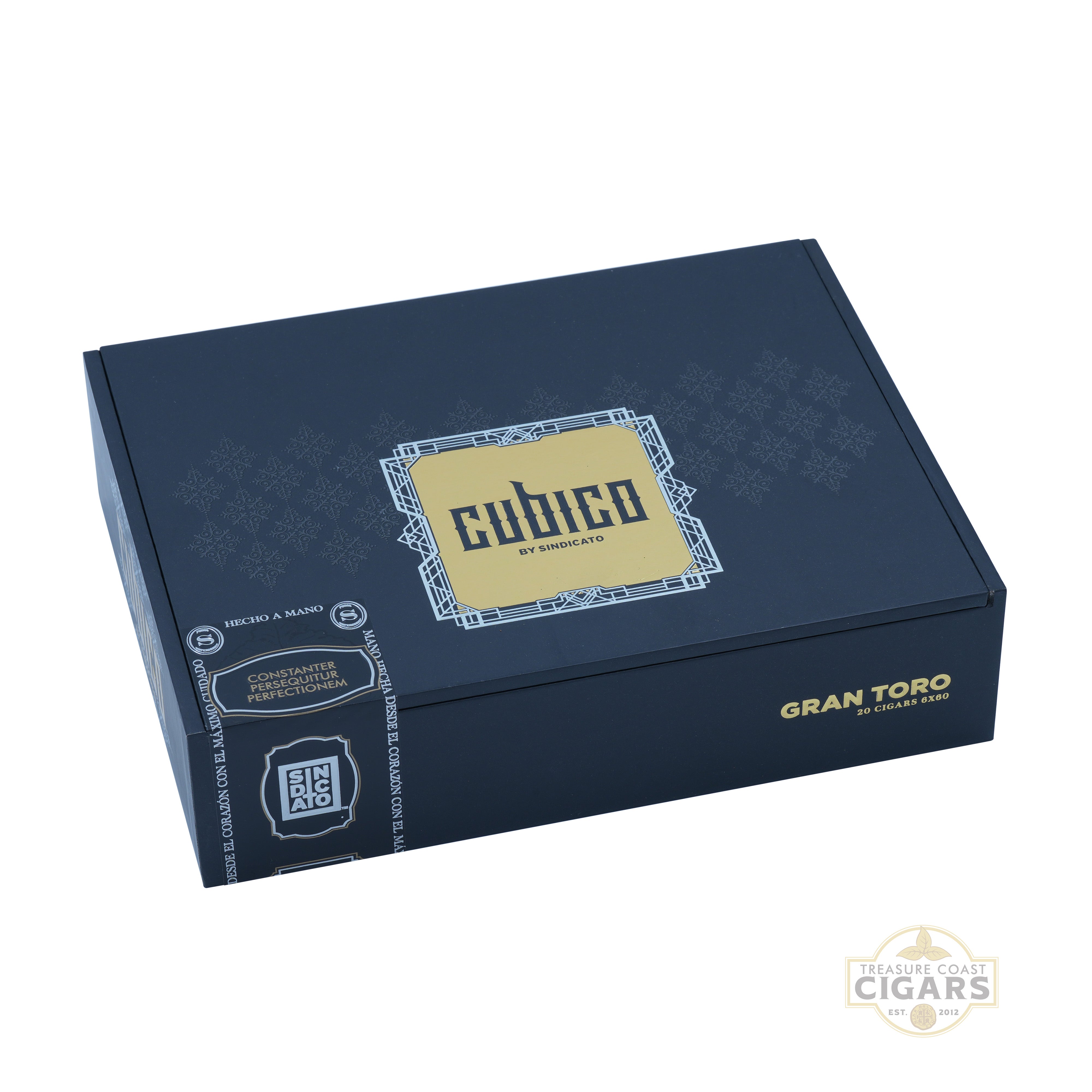 Cigar box with Cubico branding on a white background