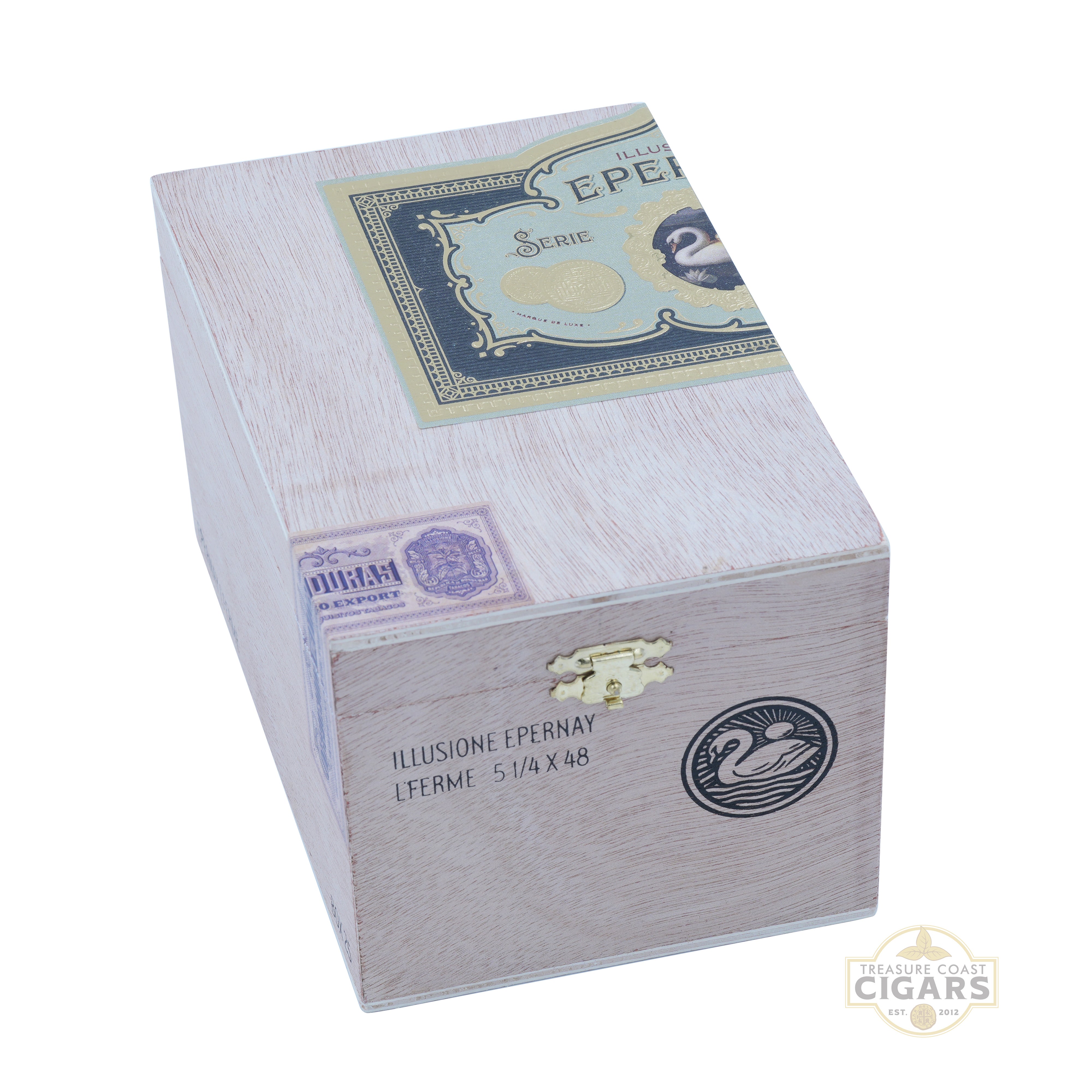 Illusione Epernay cigar box with visible branding on a white background
