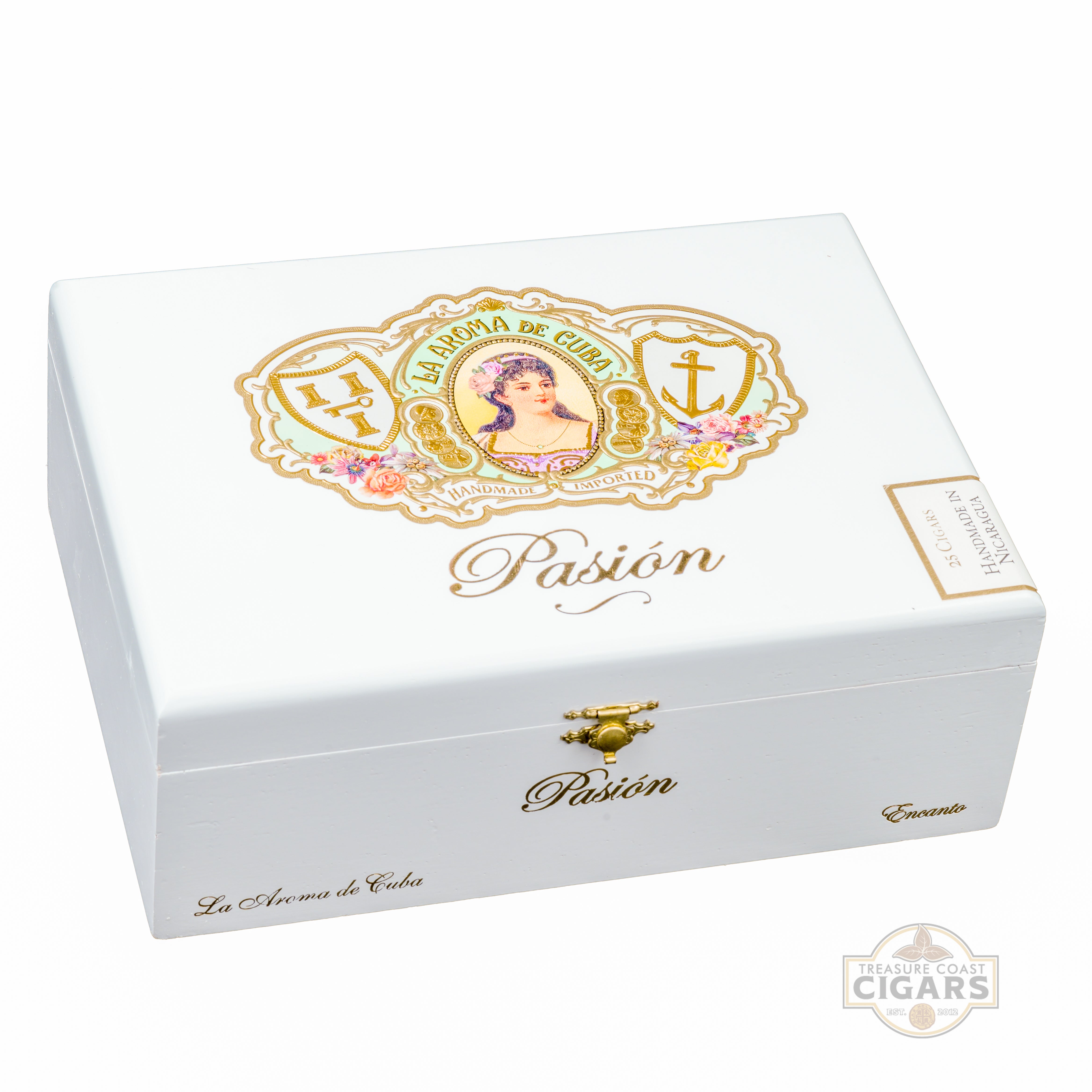 Cigar box with decorative design and 'Pasion' branding on a white background